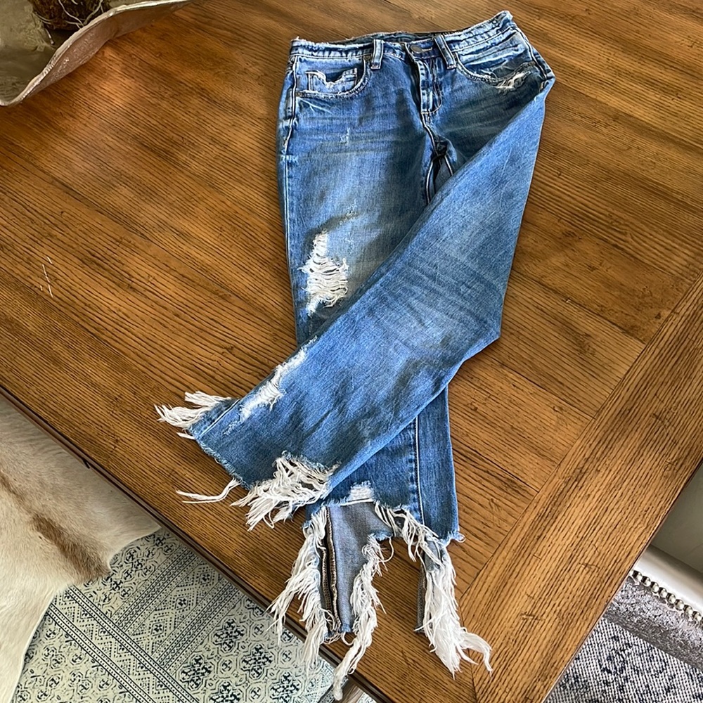 Blank NYC Distressed Jeans size 24 cropped Madison